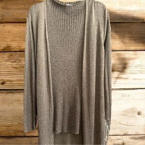 Chico’s 2 piece long shimmering cardigan with matching tunic top both size 2